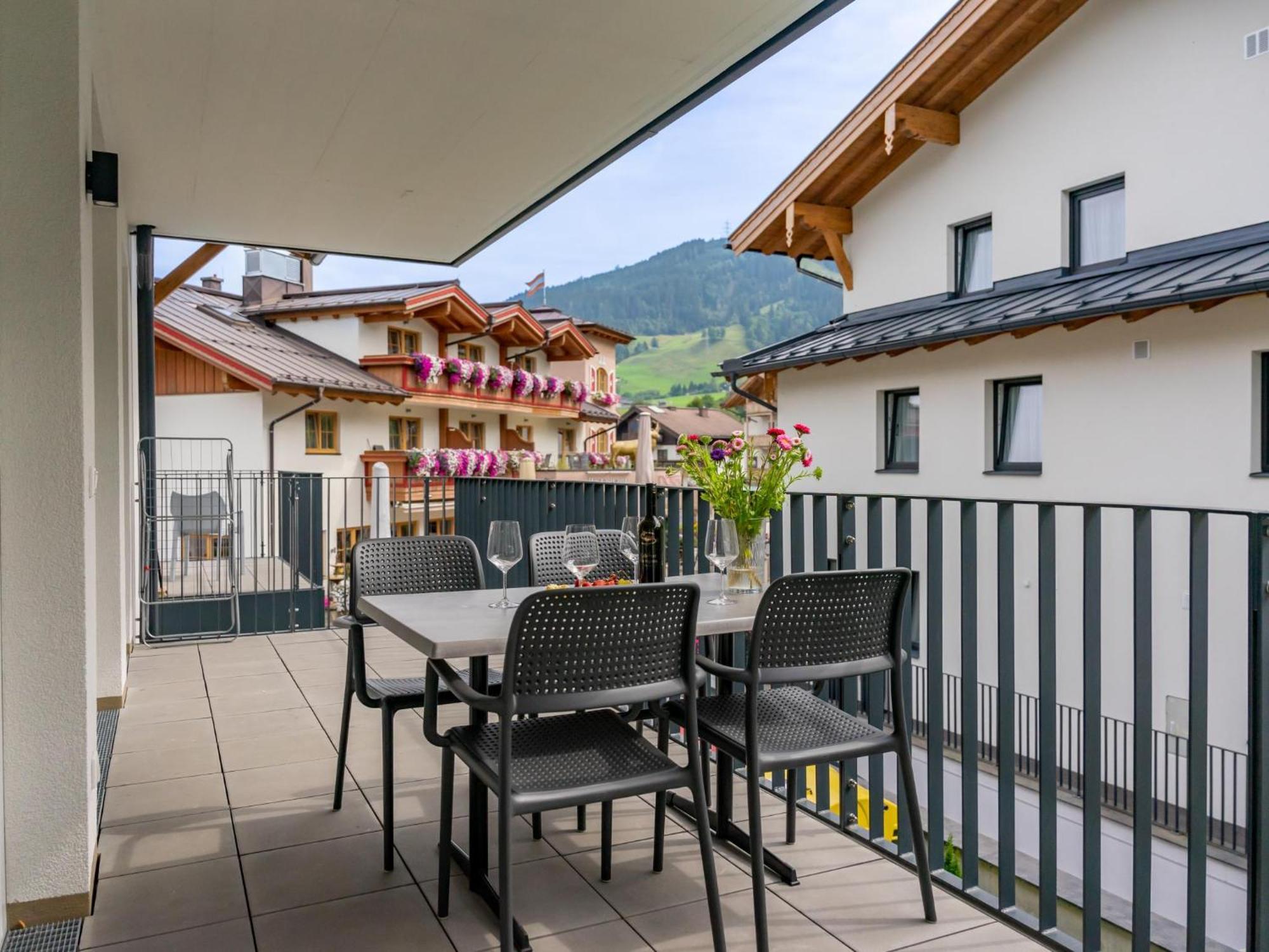 Falken Suites Top 4 Kaprun Eksteriør billede