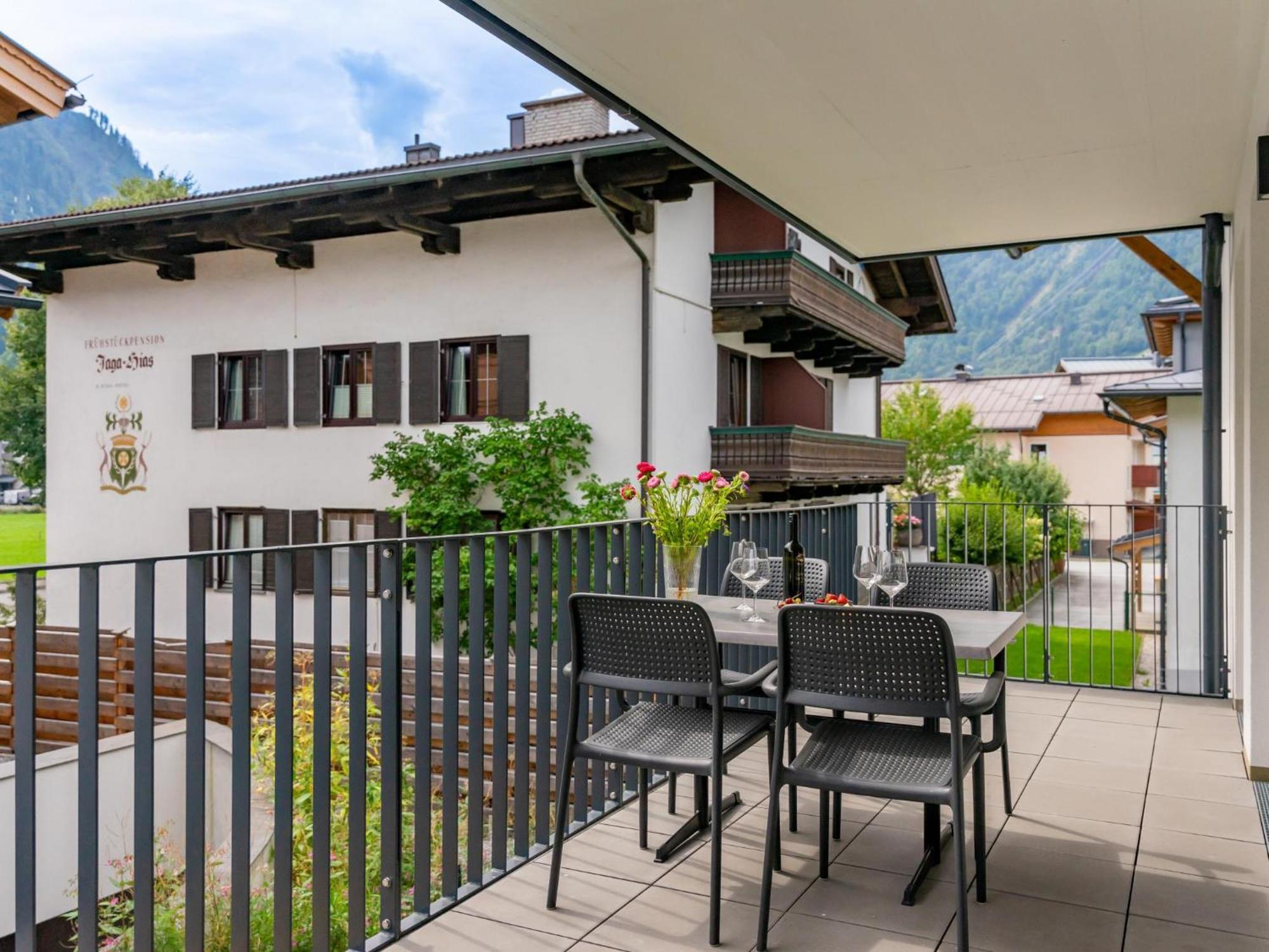 Falken Suites Top 4 Kaprun Eksteriør billede
