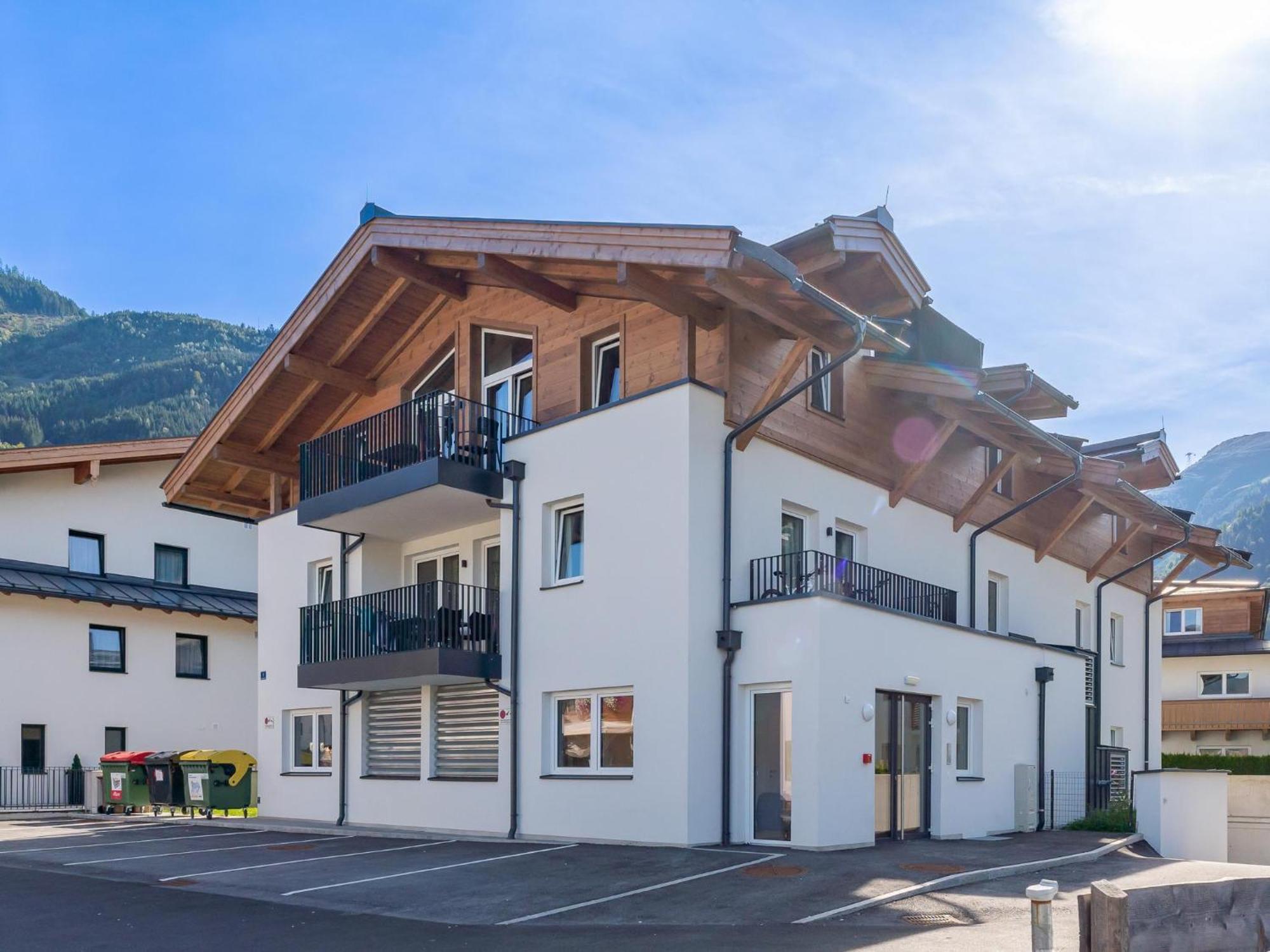 Falken Suites Top 4 Kaprun Eksteriør billede